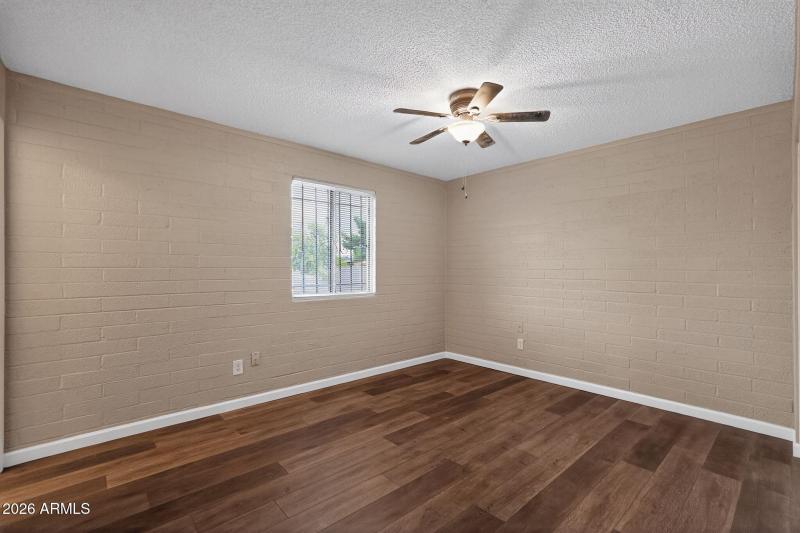 17_4127_N_74th_Ave_Phoenix_AZ_85033-Livi