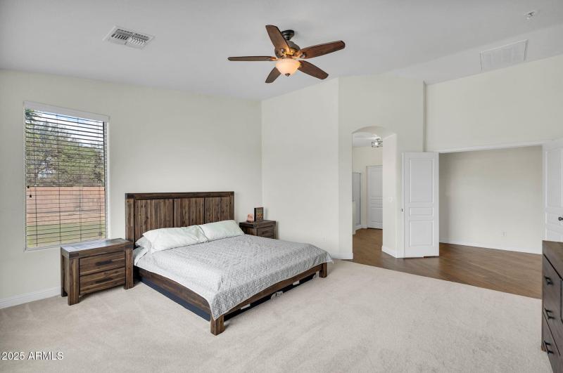 22-web-or-mls-21718 E Cherry Wood Dr-20