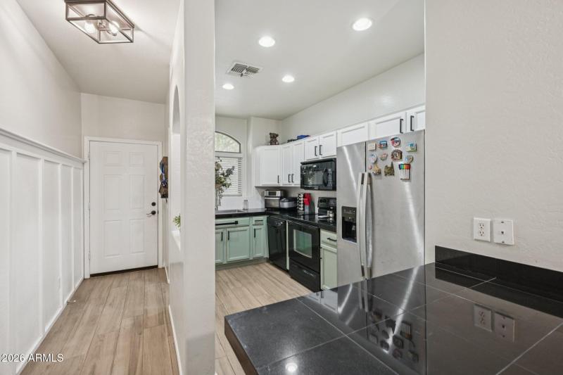 9-web-or-mls-S Bristol-S1008-009