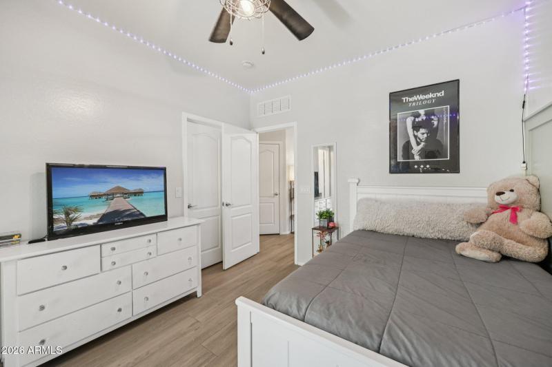 18-web-or-mls-S Bristol-S1008-018