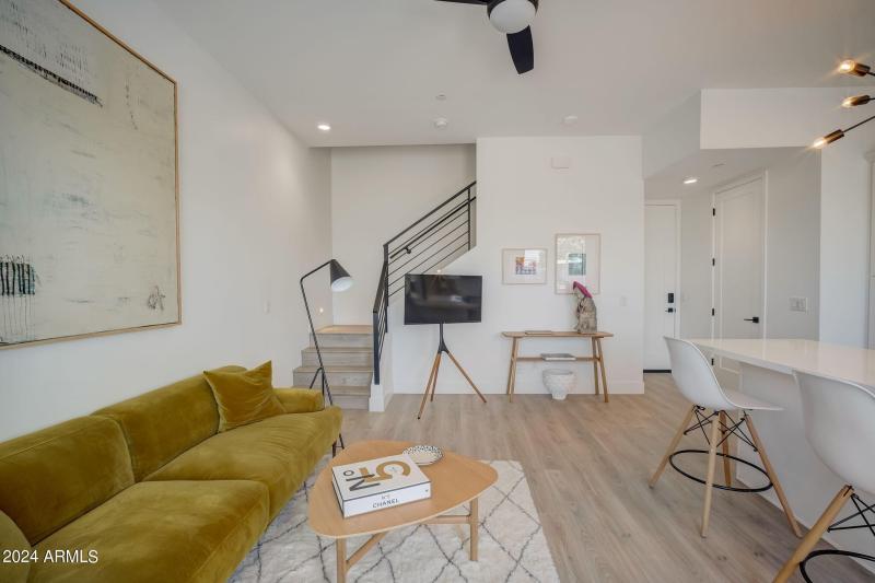 11-web-or-mls-W Coolidge St -011