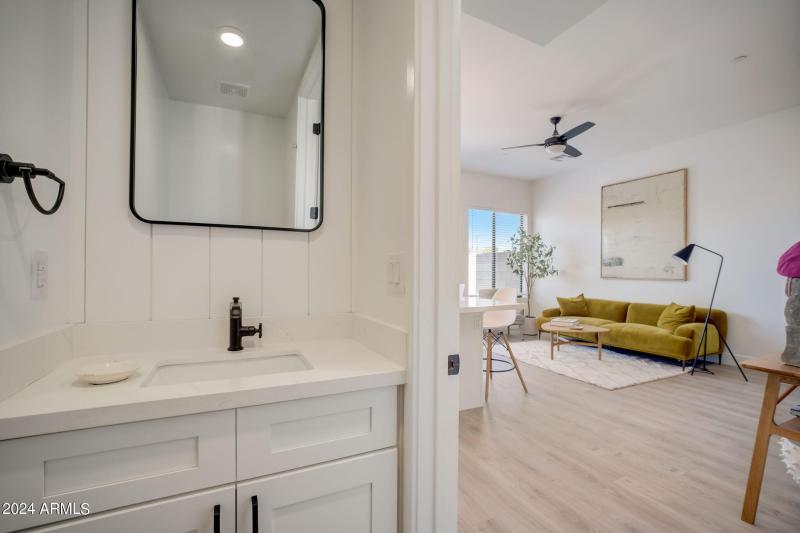 15-web-or-mls-W Coolidge St -015