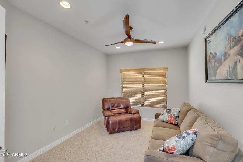 office or 3rd bedroom