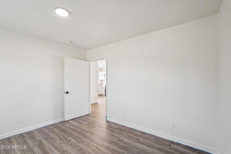 21-web-or-mls-E Pueblo Ave-S1201-021