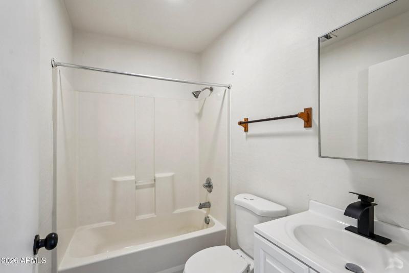 25-web-or-mls-E Pueblo Ave-S1201-025