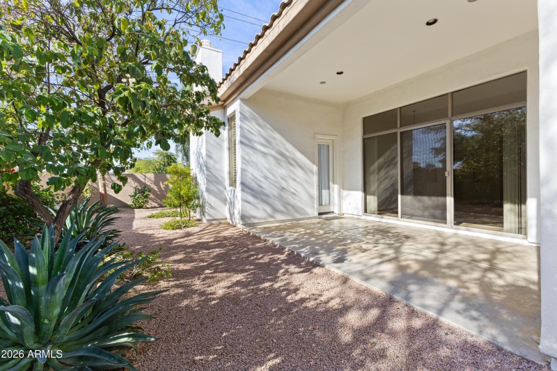 7215 E Kalil Dr, Scottsdale, AZ 85260-5