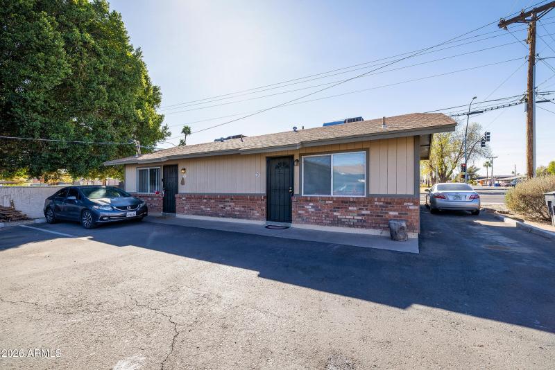 805 North Westwood - Exterior (4)