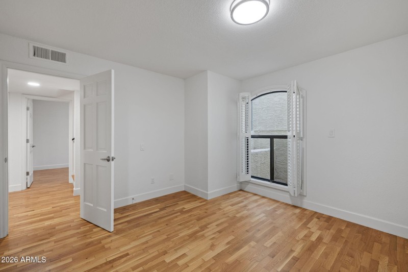 5732 N 25th St Phoenix - 323