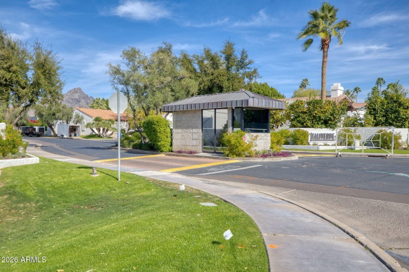 5732 N 25th St Phoenix - 403_1