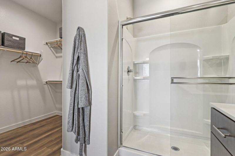 32-web-or-mls-6010 S 47th Lane-S3007-032