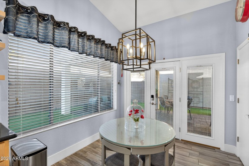 18-web-or-mls-07-E Keats Ave