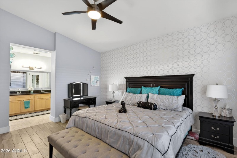 24-web-or-mls-30-E Keats Ave