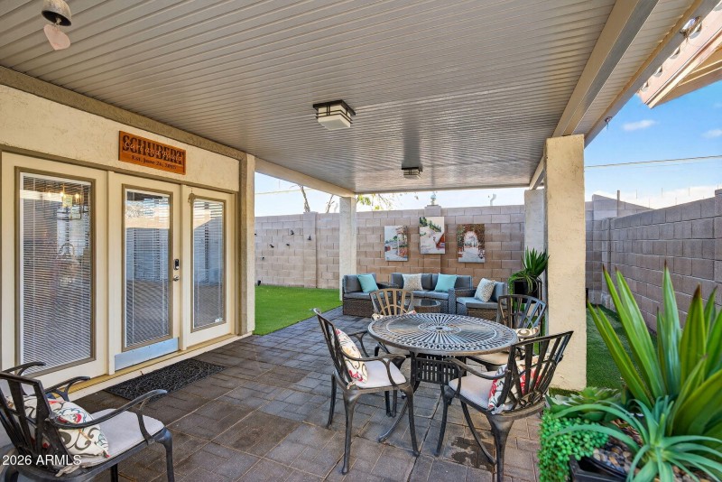 42-web-or-mls-18-E Keats Ave