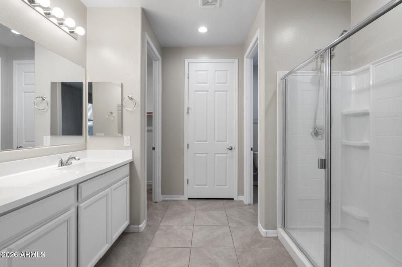 26-web-or-mls-1642 W Hopi Dr-24