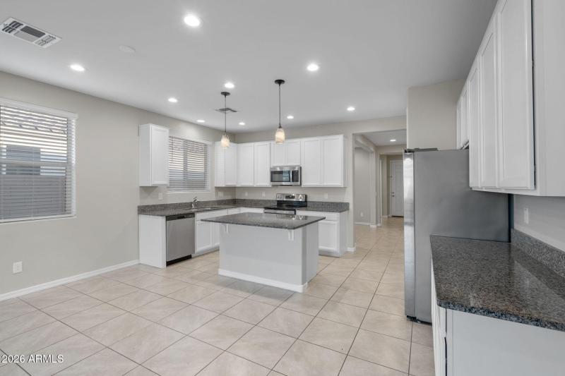 13-web-or-mls-1642 W Hopi Dr-13