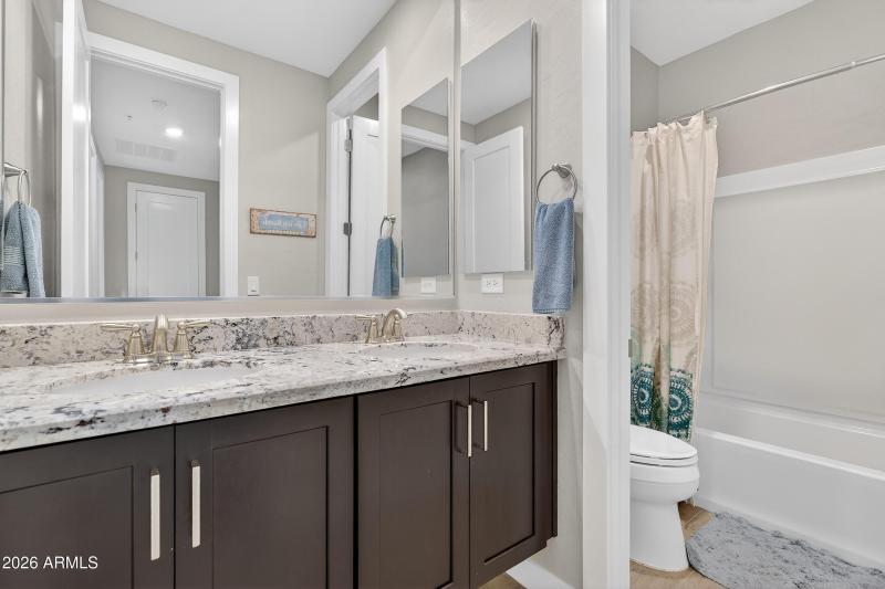 Full Upstairs Hall Bathroom