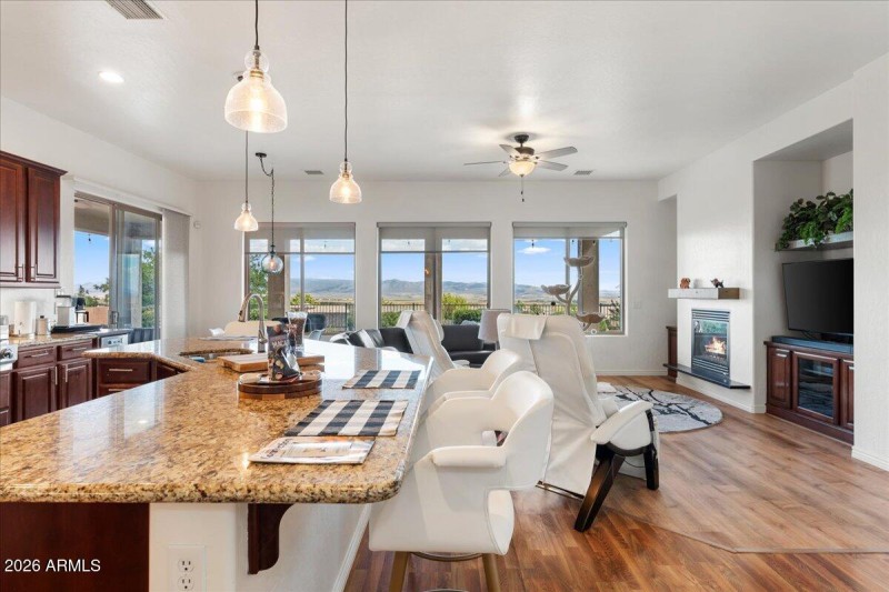 08-Kitchen & Living Room