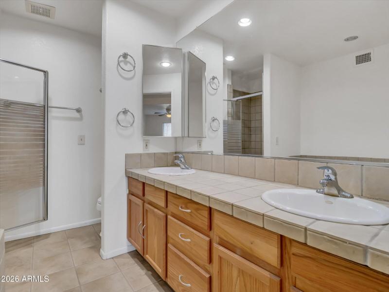 18-1705 E Grandview Road-18