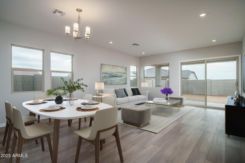 6VS) DINING TO GREAT ROOM