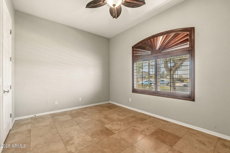 51-web-or-mls-Parkcrest-51