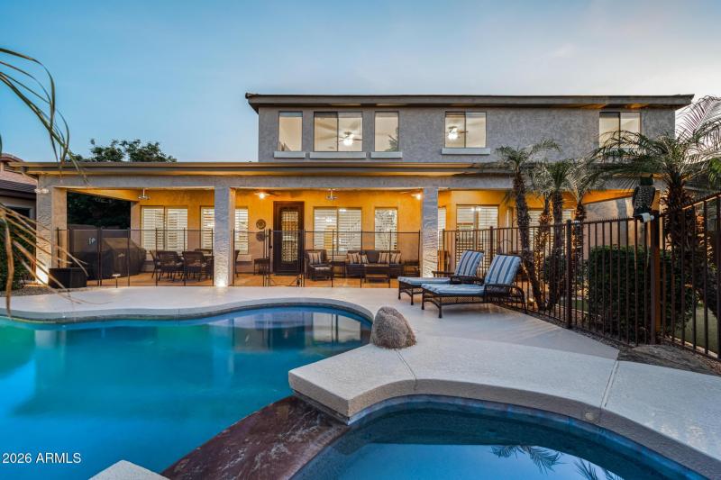 I2026010601 - Gilbert - Twilight-6