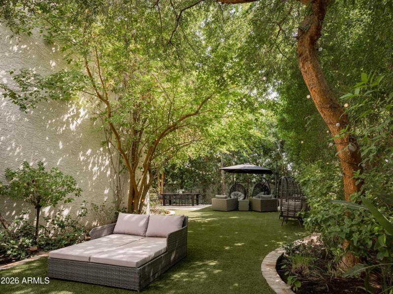 JR36 RPrice Bridgewood Beadle - 0831 WEB