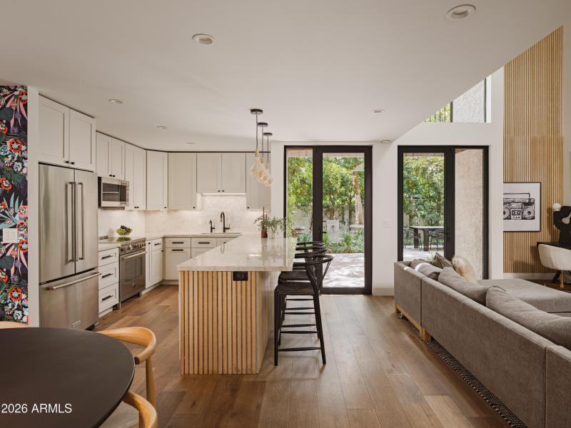 JR36 RPrice Bridgewood Beadle - 0782 WEB