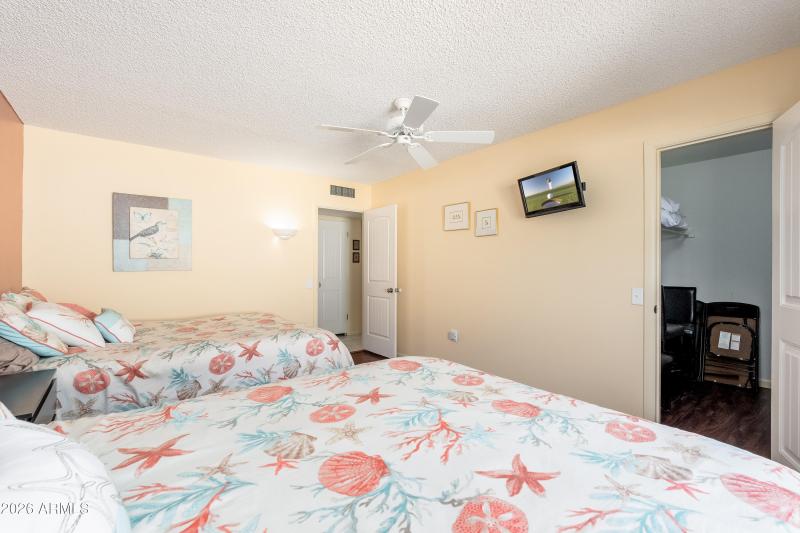 12555 W Seneca Dr - 23