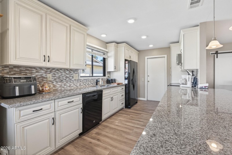 25_13614_W_Echo_Mesa_Dr25_mls