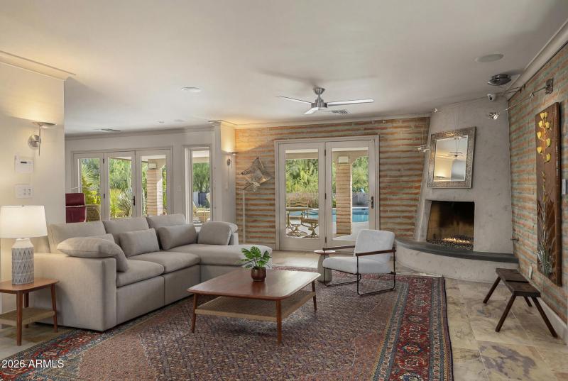 14family room_virtual