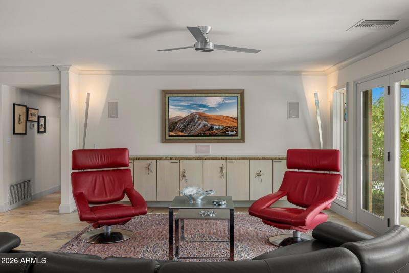 16living room2_lights on