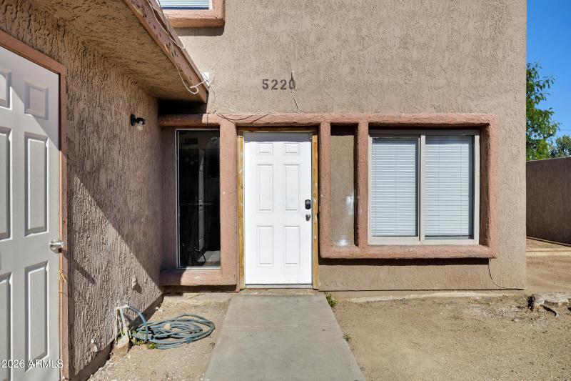 5220 W Lynwood St-3