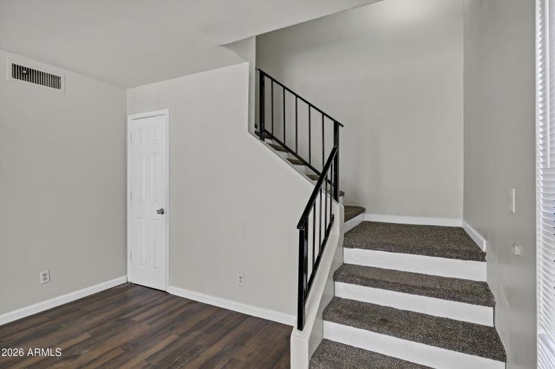 5220 W Lynwood St-13