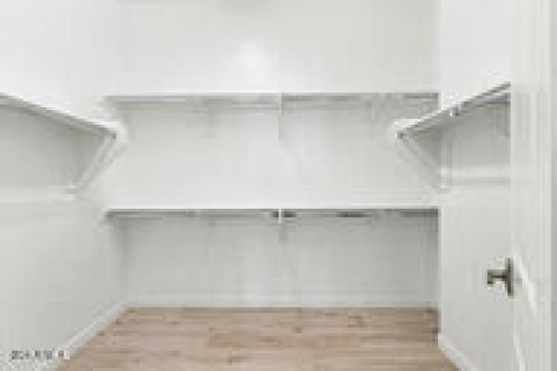 Lot 32 primary walkin