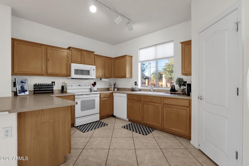 8-web-or-mls-6337-s-blake-st