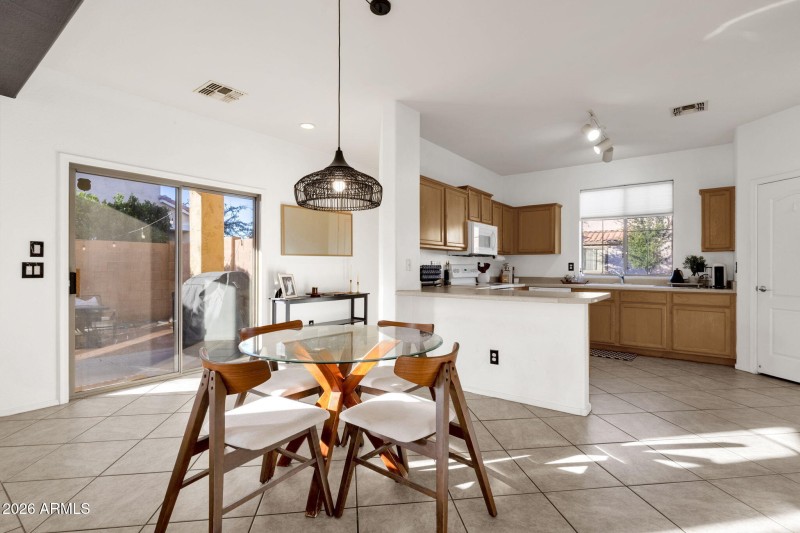 6-web-or-mls-6337-s-blake-st