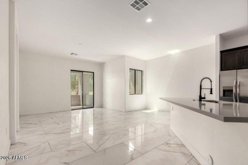 20251018005607192838000000-o