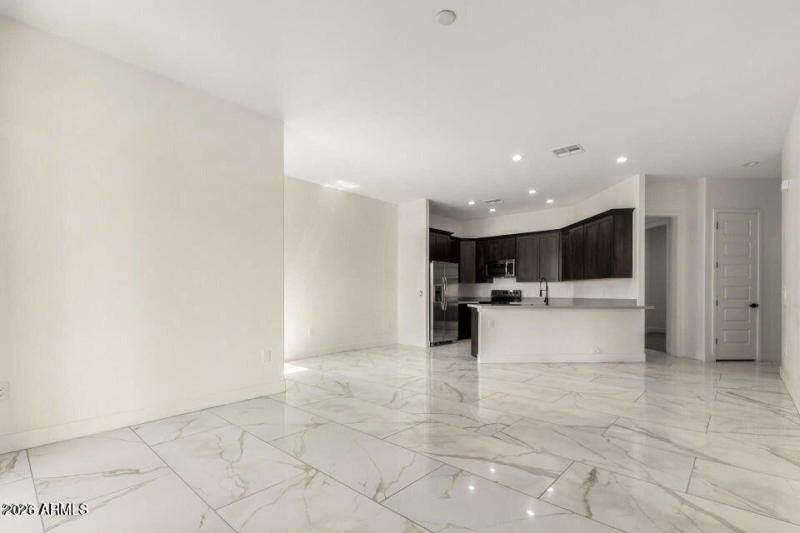 20251018005609485714000000-o