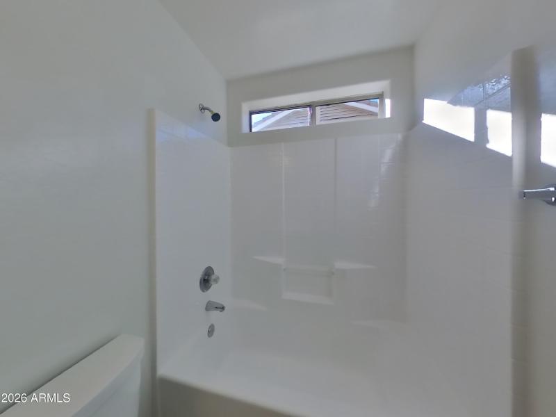 13_pc_qAq2PwMDrK_GuFvtlooQU_layout_0