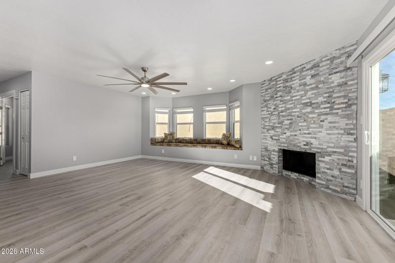 Emerald Scottsdale 10949 E Hope Dr 85259