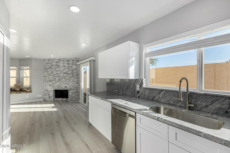 Emerald Scottsdale 10949 E Hope Dr 85259