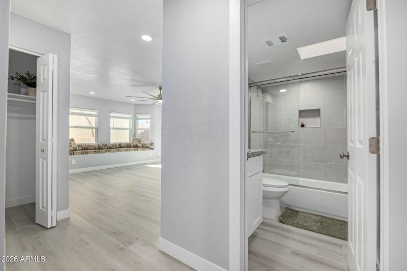 Emerald Scottsdale 10949 E Hope Dr 85259