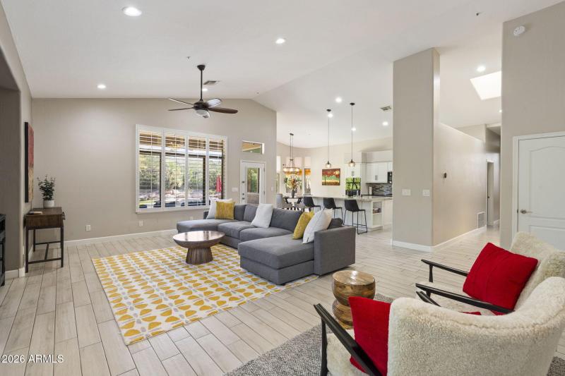 21-web-or-mls-DSC07406