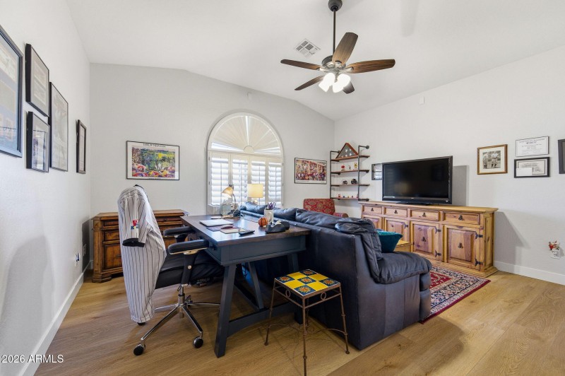 64-web-or-mls-6429 E Clair Dr-64