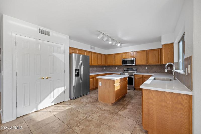 17-web-or-mls-16176-n-157th-ave