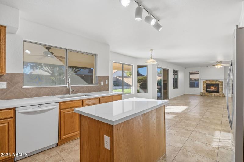 15-web-or-mls-16176-n-157th-ave