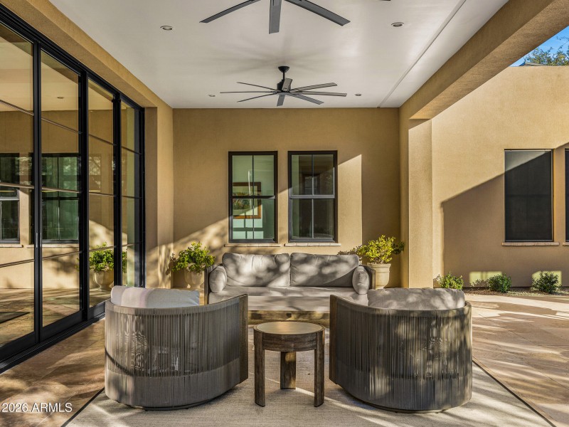 04front courtyard lounge_doors closed