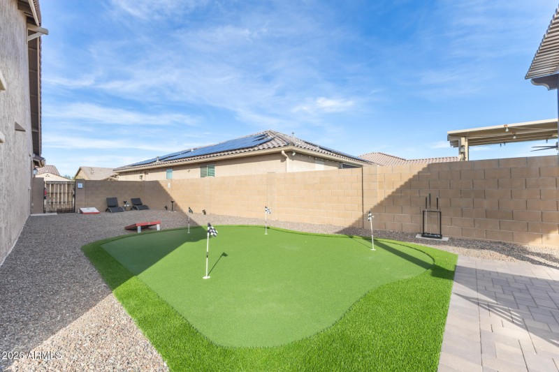 Backyard putting green