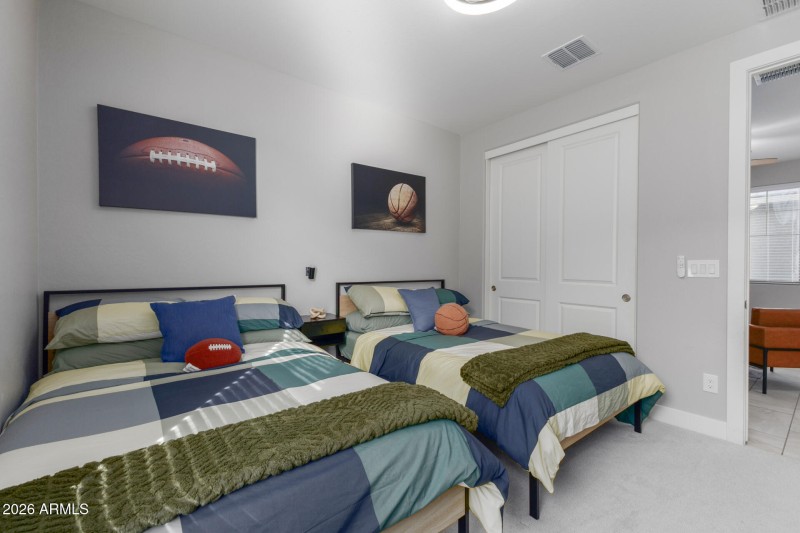 Fifth bedroom with closet view