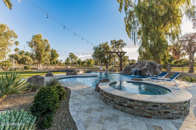 Resort Style Heated Pool & Spa